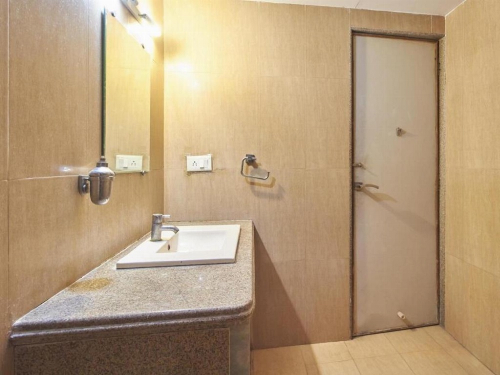 Room image 4
