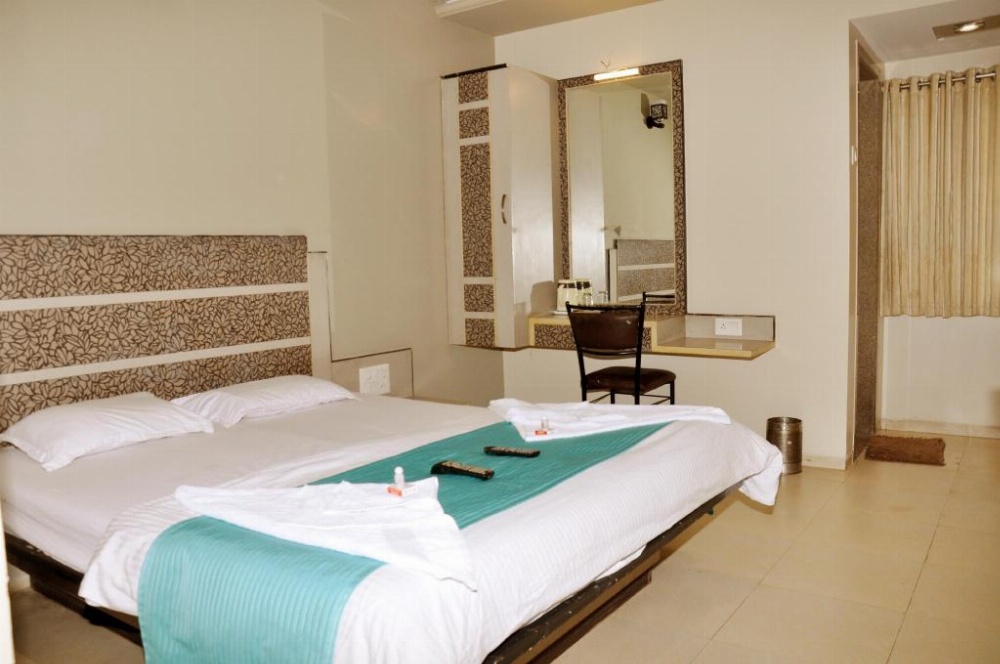 Double Bed Non-Air Conditioning
