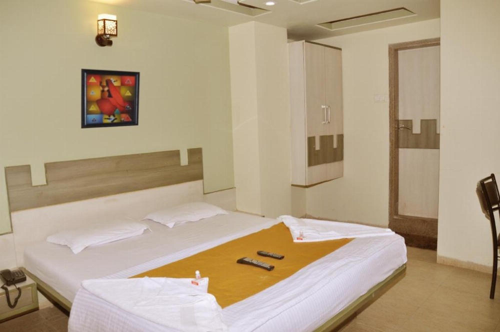 Room image 3