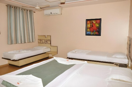 HOTEL SAI SURAJ PALACE image 8
